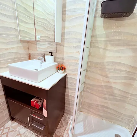 Amazing And Stylish Flat For 4 People With Breakfast Included 2 Blocks Away From Poblenou 公寓 *