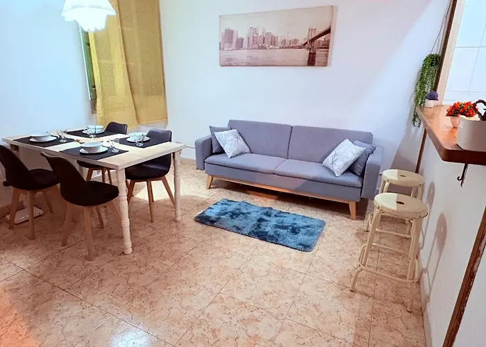Amazing And Stylish Flat For 4 People With Breakfast Included 2 Blocks Away From Poblenou Appartamento