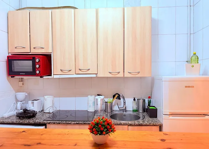 Amazing And Stylish Flat For 4 People With Breakfast Included 2 Blocks Away From Poblenou Appartamento