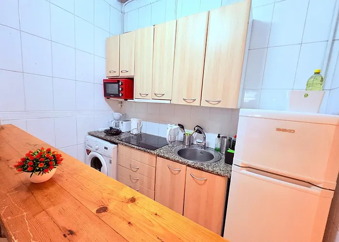 Amazing And Stylish Flat For 4 People With Breakfast Included 2 Blocks Away From Poblenou *