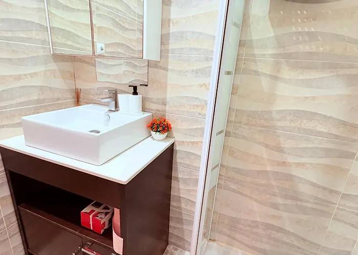 Amazing And Stylish Flat For 4 People With Breakfast Included 2 Blocks Away From Poblenou Appartamento *