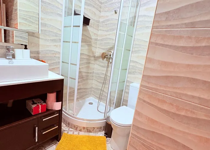 Amazing And Stylish Flat For 4 People With Breakfast Included 2 Blocks Away From Poblenou Appartamento *