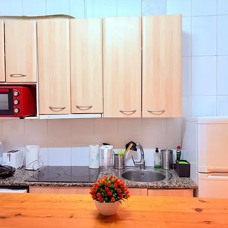 Amazing And Stylish Flat For 4 People With Breakfast Included 2 Blocks Away From Poblenou Apartmán